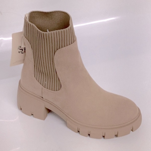 kate spade Shoes - Kate Spade Merigue Women’s Boot Size 6.5